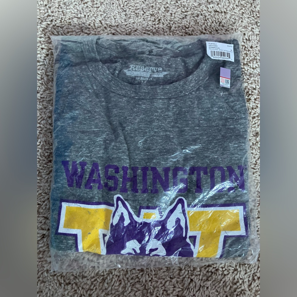 Brand New Retro Style Gray Washington Huskies T-Shirt